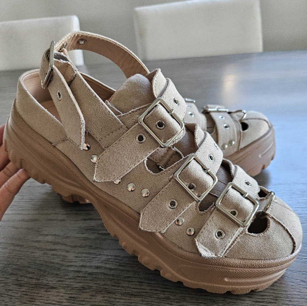 Cape Robbin Chunky sandals